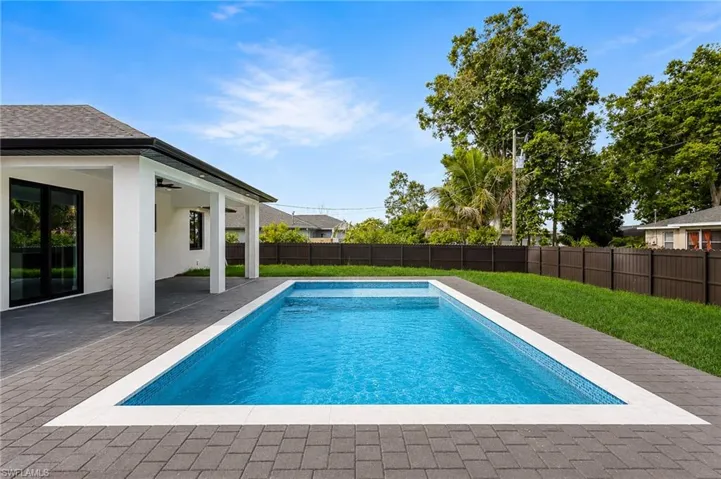 1414 Ne 18th Ave, Cape Coral, Florida 33909