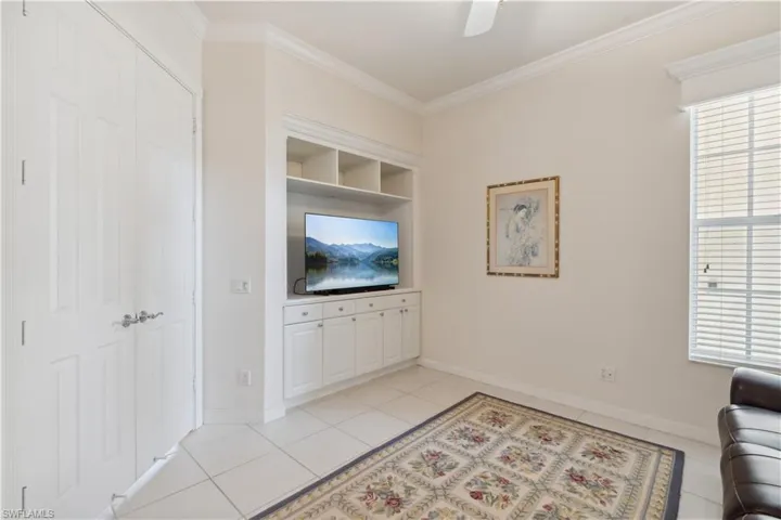 5051  Jarvis  LN, Naples, FL 34119