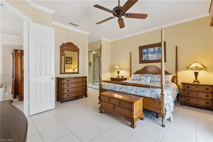 5051  Jarvis  LN, Naples, FL 34119