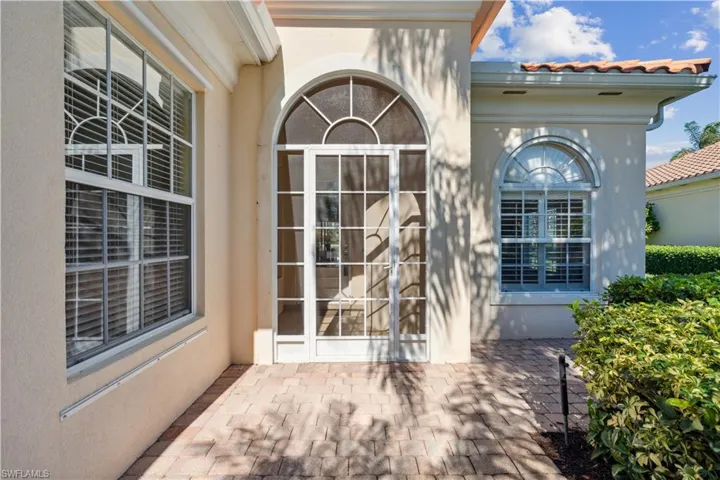5051  Jarvis  LN, Naples, FL 34119