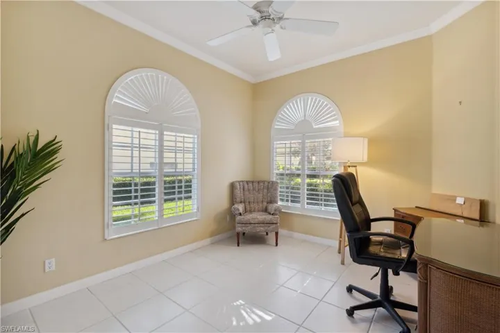 5051  Jarvis  LN, Naples, FL 34119
