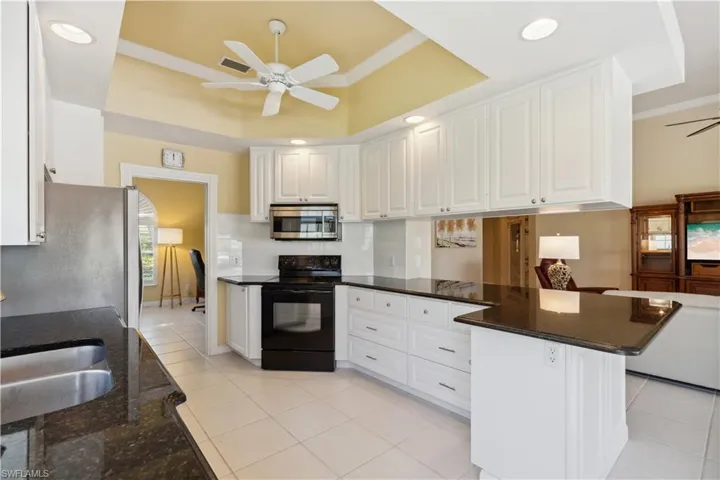 5051  Jarvis  LN, Naples, FL 34119