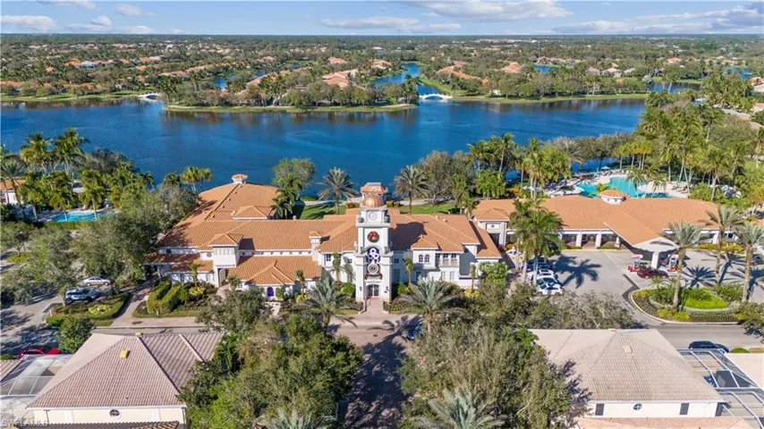 5051  Jarvis  LN, Naples, FL 34119