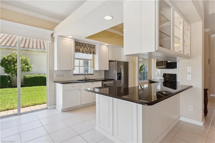 5051  Jarvis  LN, Naples, FL 34119