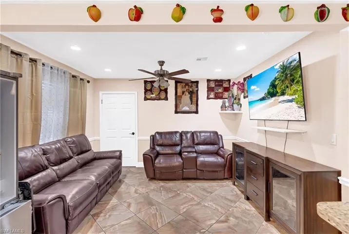 1847 Maple Dr, Fort Myers, Florida 33907
