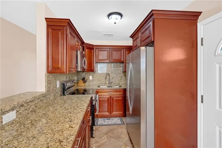 1847 Maple Dr, Fort Myers, Florida 33907