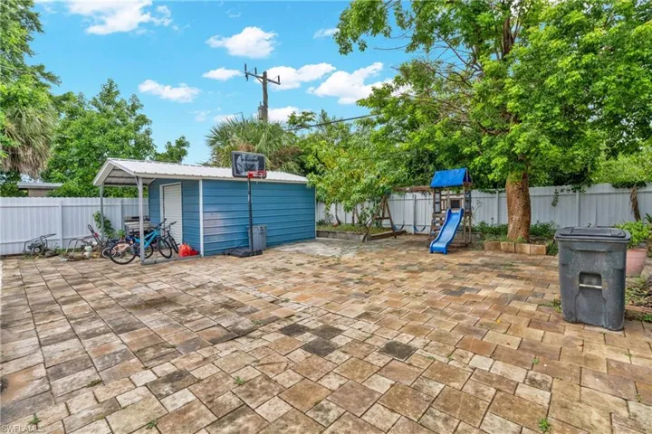 1847 Maple Dr, Fort Myers, Florida 33907