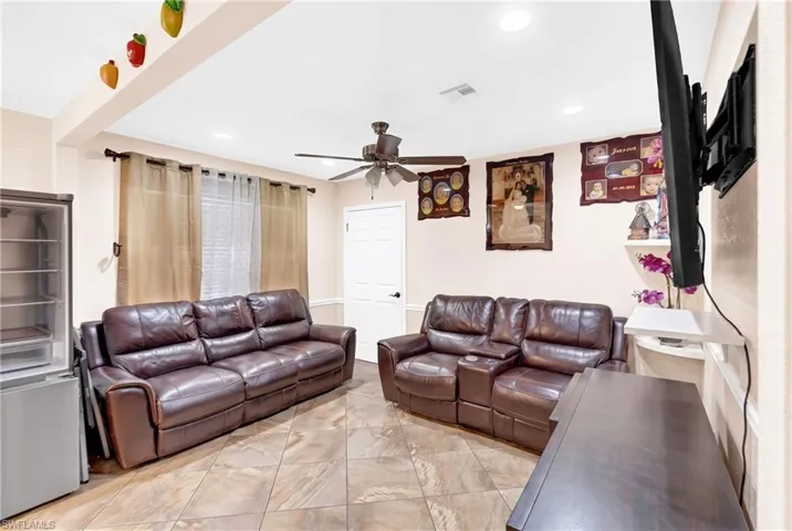 1847 Maple Dr, Fort Myers, Florida 33907