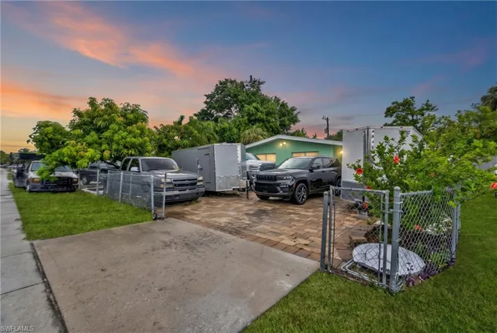 1847 Maple Dr, Fort Myers, Florida 33907