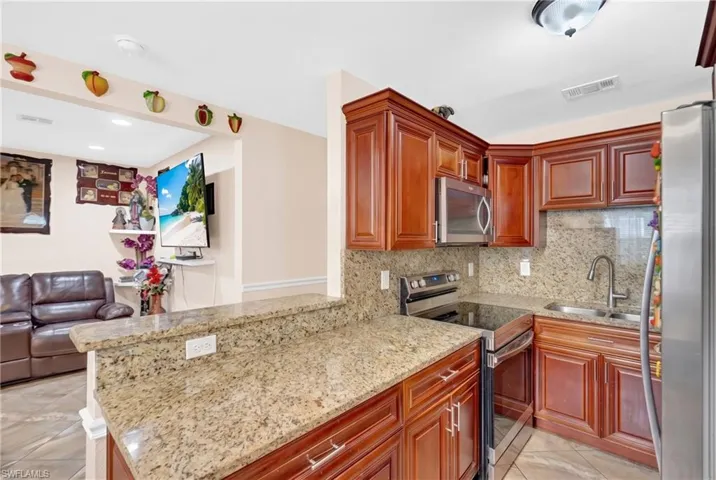 1847 Maple Dr, Fort Myers, Florida 33907