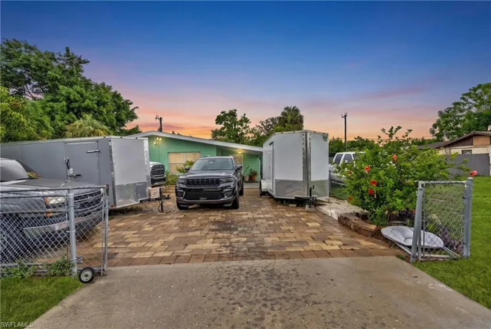 1847 Maple Dr, Fort Myers, Florida 33907