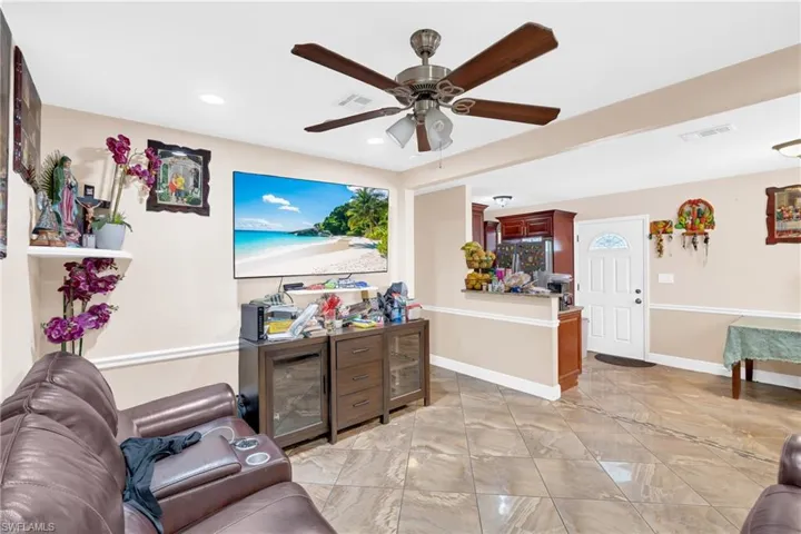 1847 Maple Dr, Fort Myers, Florida 33907