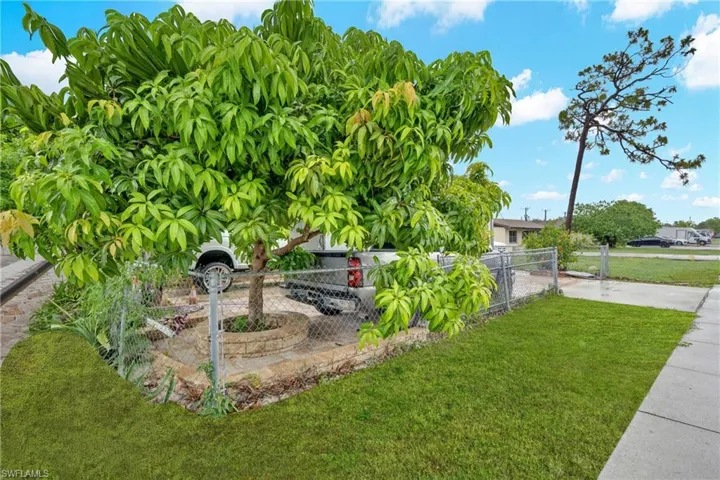 1847 Maple Dr, Fort Myers, Florida 33907