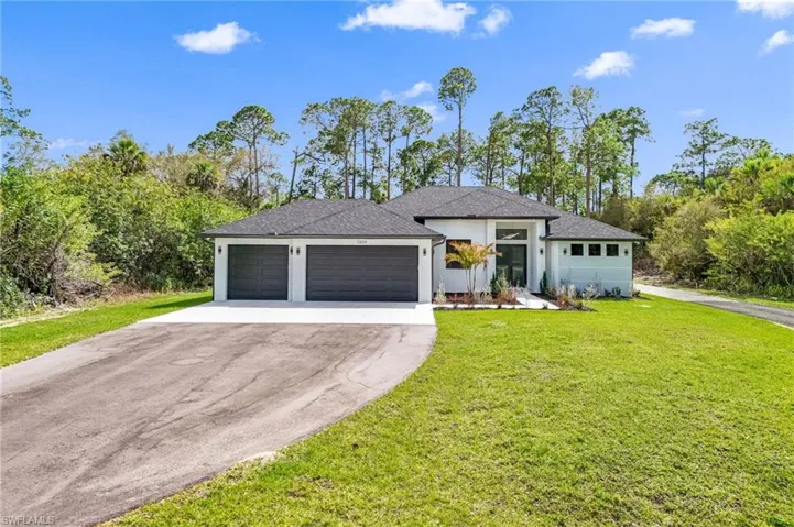 2604 20th Ave Ne, Naples, Florida 34120