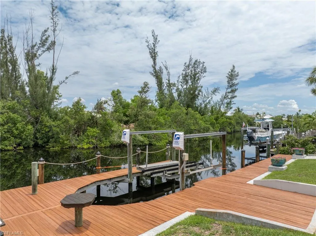 5258 Genesee PKWY, Bokeelia, FL 33922,2025000234