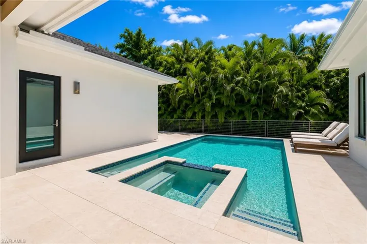 1364 Cypress Woods Dr, Naples, Florida 34103