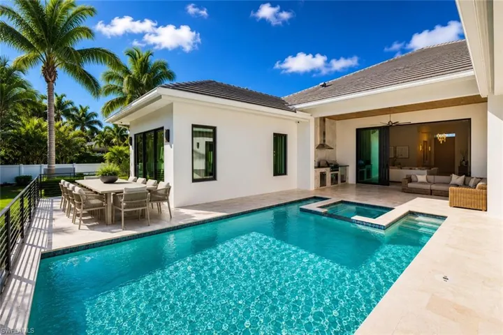 1364 Cypress Woods Dr, Naples, Florida 34103
