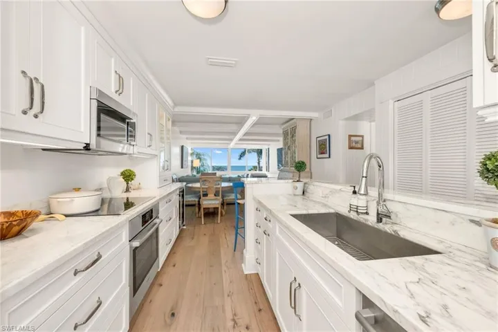 2121 Gulf Shore Blvd N # 206, Naples, Florida 34102