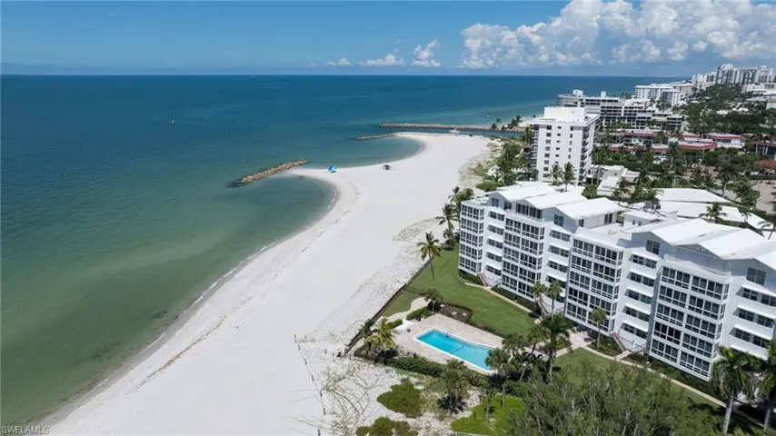 2121  Gulf Shore N BLVD, Naples, FL 34102