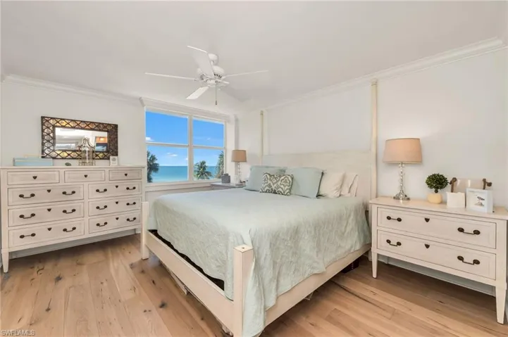 2121 Gulf Shore Blvd N # 206, Naples, Florida 34102