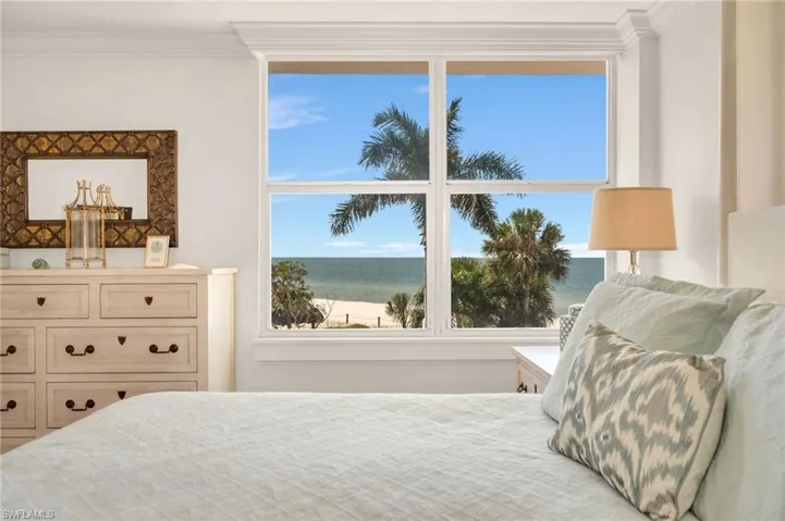 2121 Gulf Shore Blvd N # 206, Naples, Florida 34102