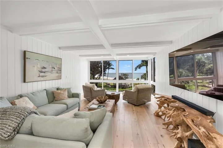 2121  Gulf Shore N BLVD, Naples, FL 34102