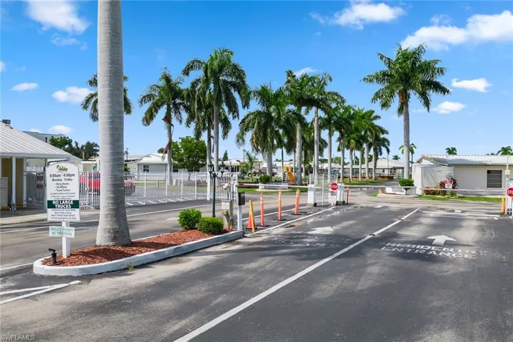 11661  Oakdale  DR, Fort Myers, FL 33908