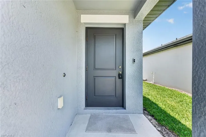 4007  San Clemente  CT, North Fort Myers, FL 33917