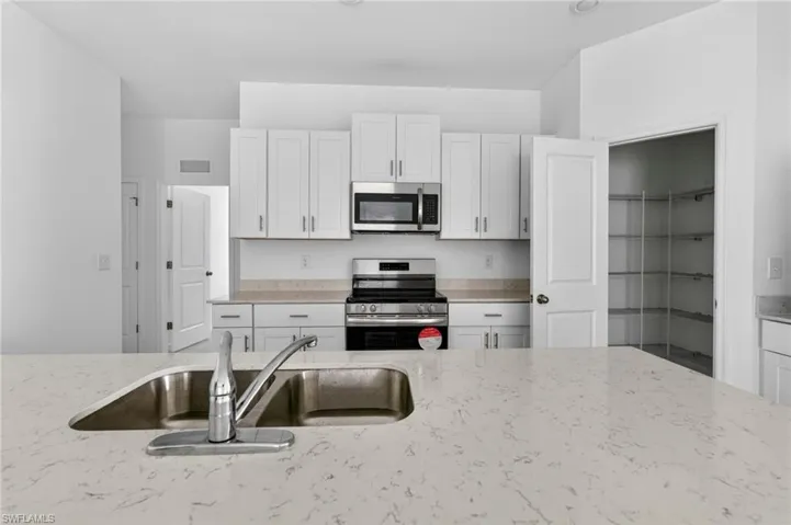 4007  San Clemente  CT, North Fort Myers, FL 33917