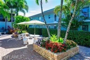 637 12th Ave S 637, Naples, Florida 34102