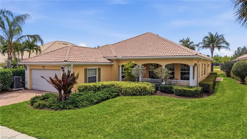 Rare Carlyle Model in prime Location