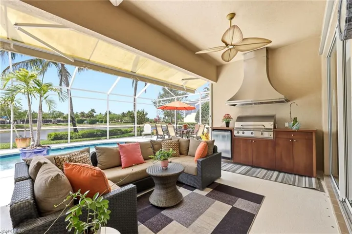 Covered Patrio with custome outdoor Kitchen/Grill