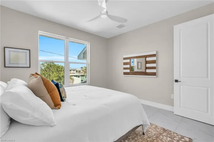 Bedroom with ceiling fan