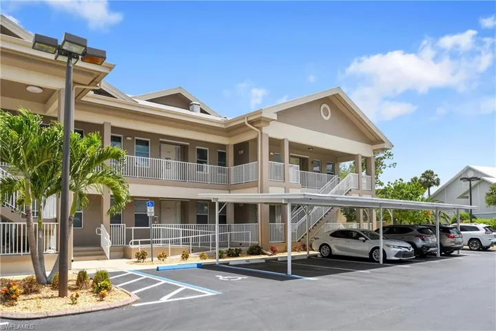 15250 Riverbend Blvd 202, North Fort Myers, Florida 33917