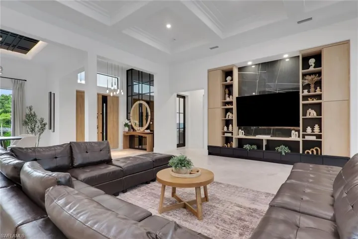 634 19th St Sw, Naples, Florida 34117