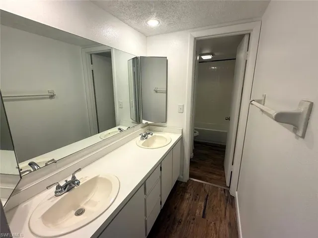 1406 Park Shore Cir 3, Fort Myers, Florida 33901