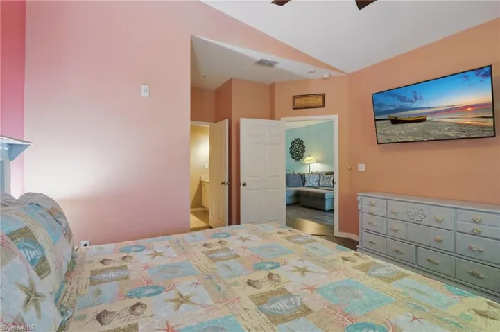 King size bed