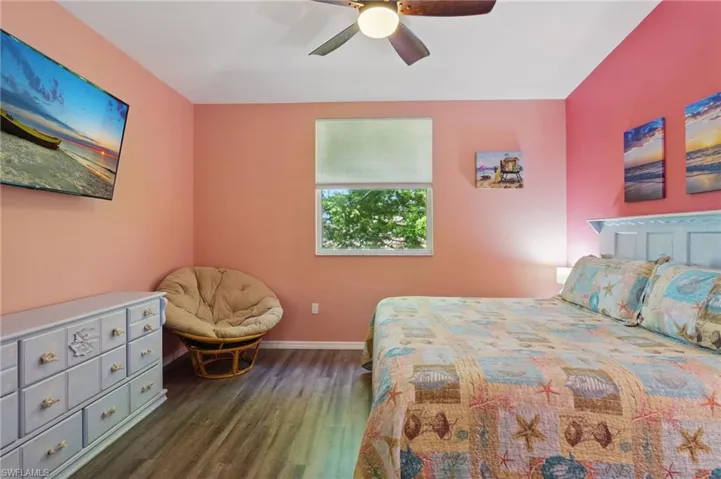 King size bed