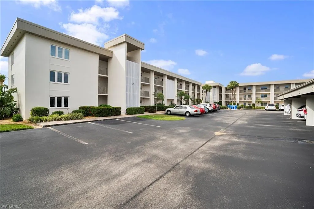 6102 Augusta DR, Fort Myers, FL 33907,224090497