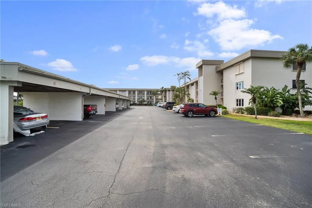 6102 Augusta DR, Fort Myers, FL 33907,224090497
