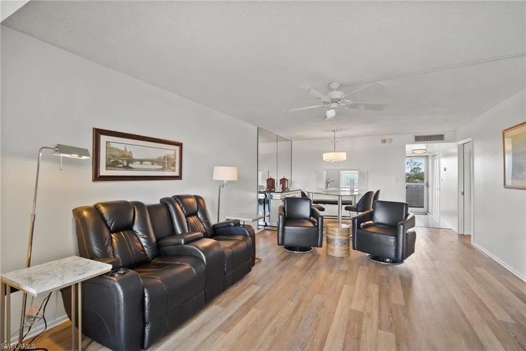 6102 Augusta DR, Fort Myers, FL 33907,224090497