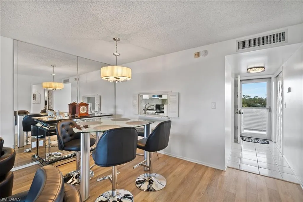 6102 Augusta DR, Fort Myers, FL 33907,224090497