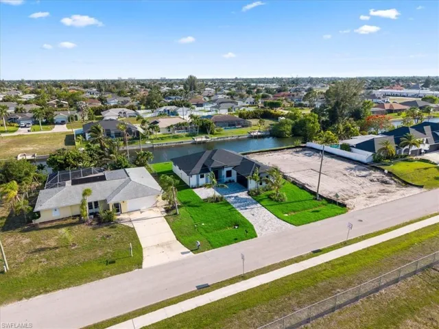 608 Sw 20th Ter, Cape Coral, Florida 33991
