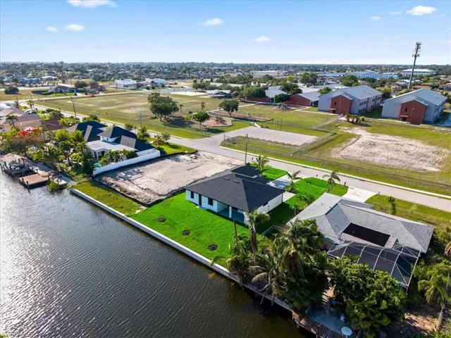 608 Sw 20th Ter, Cape Coral, Florida 33991