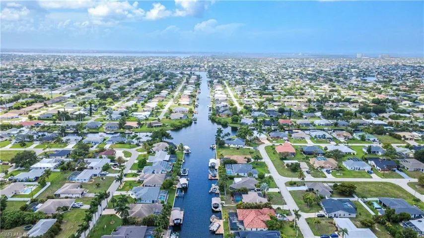 4116 Sw 1st Pl, Cape Coral, Florida 33914