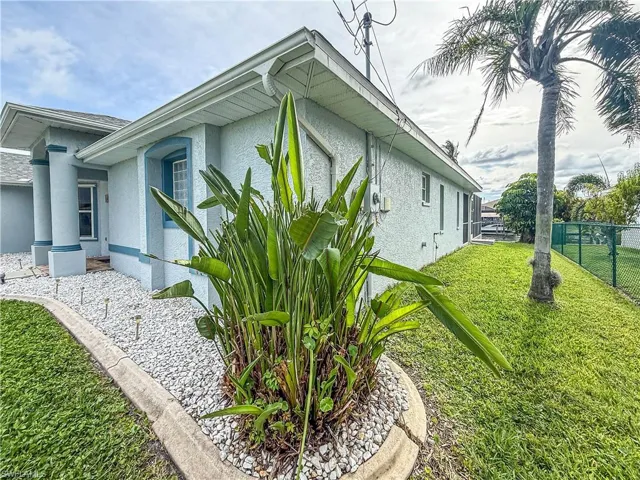 4116 Sw 1st Pl, Cape Coral, Florida 33914