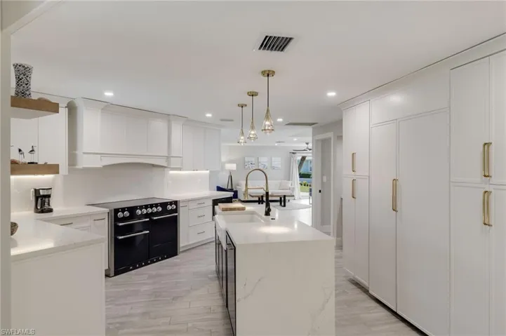 1206 Par View Dr, Sanibel, Florida 33957