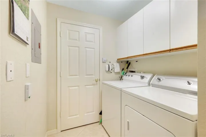 823 Tanbark Dr 103, Naples, Florida 34108