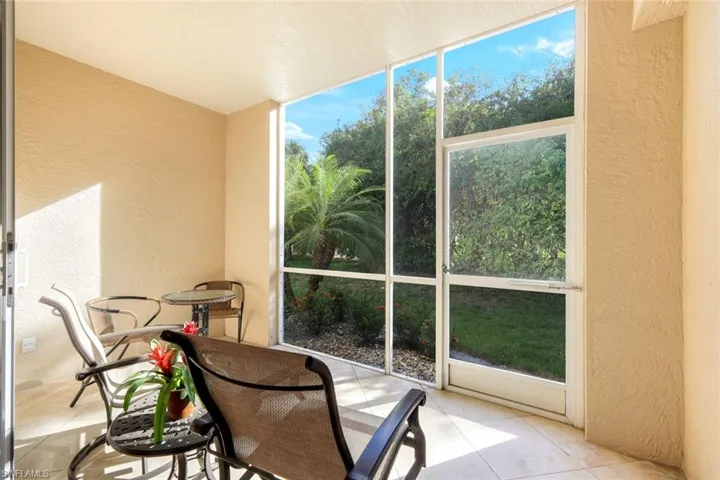 823 Tanbark Dr 103, Naples, Florida 34108