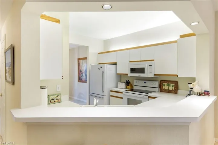 823 Tanbark Dr 103, Naples, Florida 34108